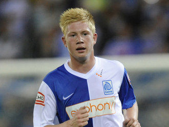 热议海港输球：古斯塔沃停赛影响大；亚冠已是舆论负担（海港失利引发热议：古斯塔沃停赛影响显著，亚冠成舆论包袱）