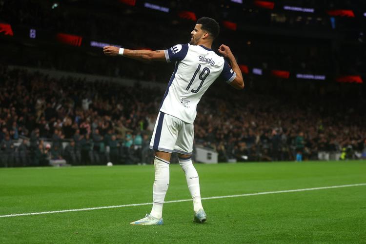 西媒：尤文、法兰克福以及斯图加特询价皇社中场苏契奇（西班牙媒体：尤文图斯、法兰克福与斯图加特已询问皇社中场苏契奇的报价）