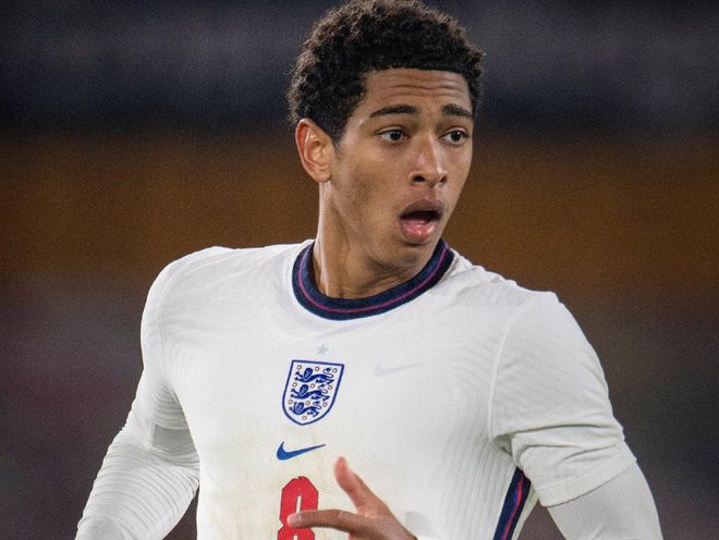 德天空：那不勒斯想签弗赖堡中场曼赞比顶替受伤的德布劳内