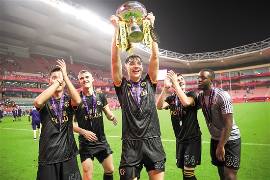 日职联半场：莱奥建功，知念庆破门被吹，鹿岛1-0横滨水手