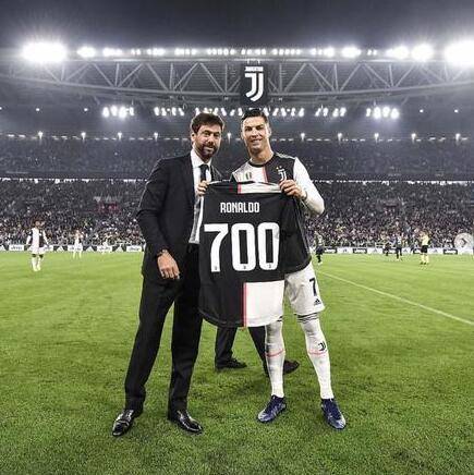 斯卢茨基：与广岛一战势均力敌，虽未取胜但对比赛质量满意（斯卢茨基：对阵广岛不落下风，虽未能取胜仍满意比赛水准）