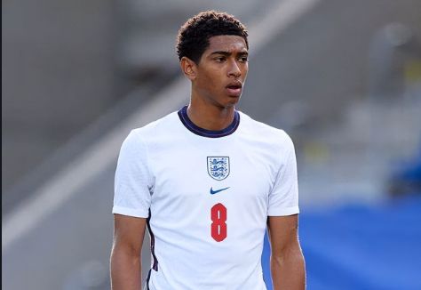 图赫尔考虑世界杯高温让替补球员留更衣室（担忧世界杯高温，图赫尔让替补留在更衣室）