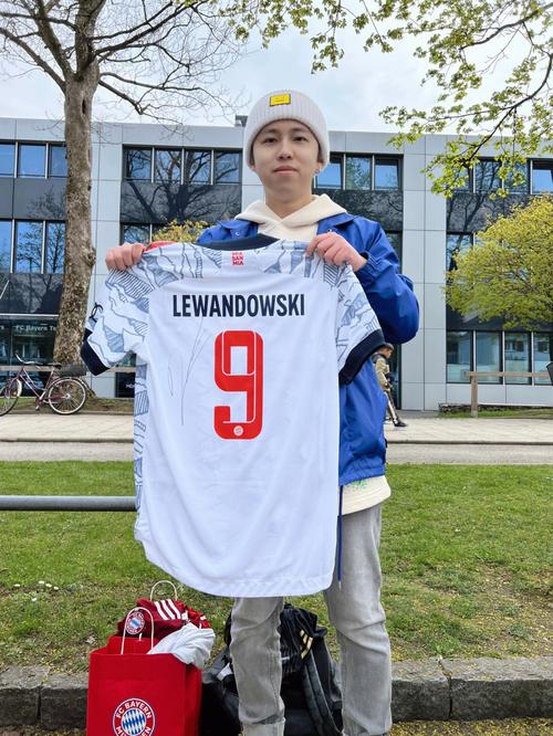 亚特兰大2-0佛罗伦萨，奥迪隆破僵，卢克曼建功（亚特兰大2-0胜佛罗伦萨：奥迪隆先开纪录，卢克曼锁定胜局）