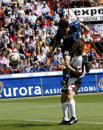 一图看尽西甲14年沧桑！皇马巴萨共换了18次教头 马竞独爱1位霸总（一图读懂西甲14年沉浮：皇马巴萨18次换帅，马竞始终只信一位铁腕主帅）