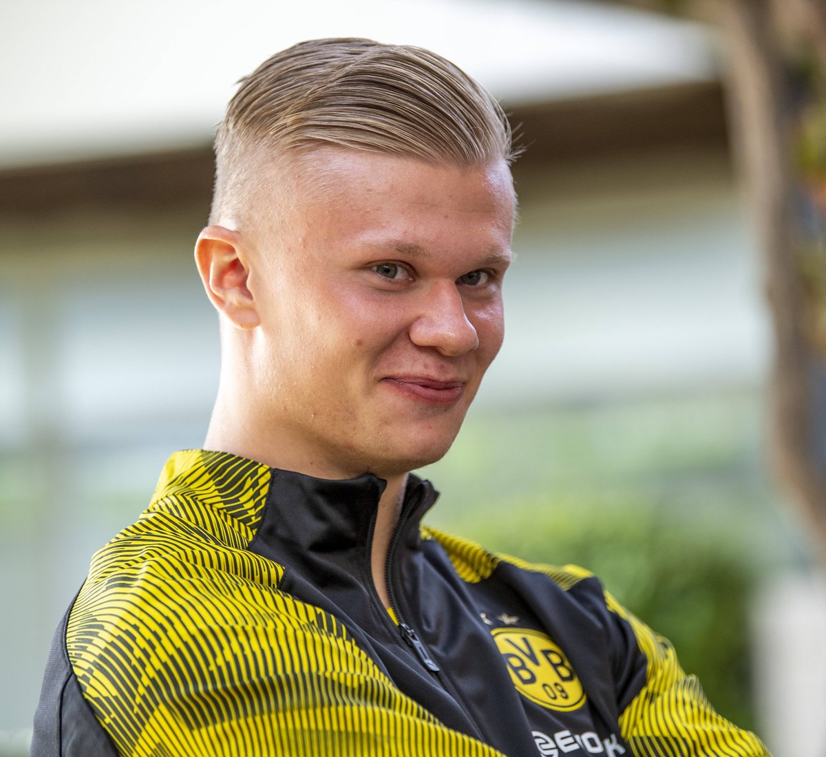 阿斯：吕迪格接近复出，目标重夺皇马首发位置并剑指世界杯（阿斯：吕迪格复出在望，力拼重返皇马首发并冲击世界杯）