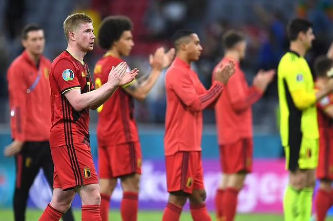 足球欧冠最新积分榜出炉，两大豪门濒临淘汰（欧冠最新积分榜公布，两大豪门命悬一线）